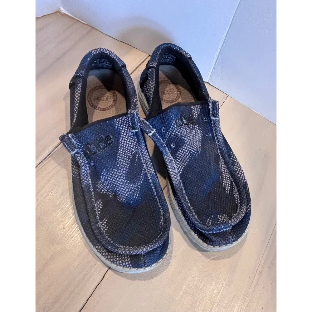 Hey Dude Wally Illusion Mens Blue Camo Knit Loafers Shoes Size 8 110067039